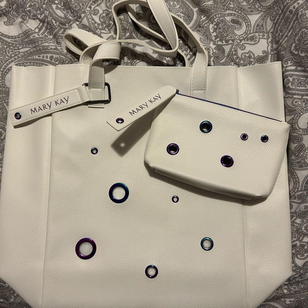 Mary Kay matching tote and makeup bag